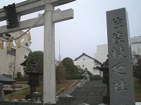 �����}�U��